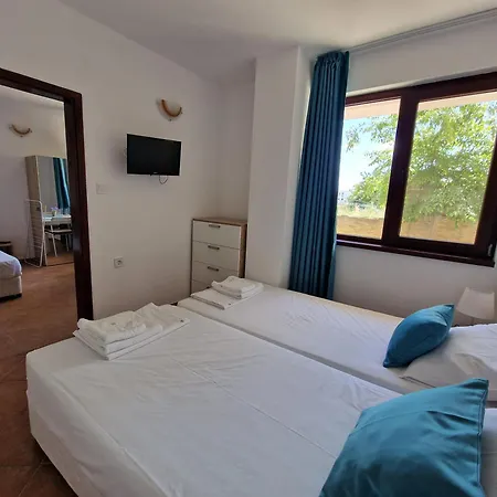 валена град 3*