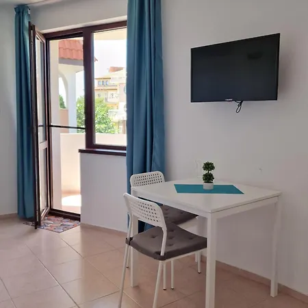 валена град 3* 체르노모레츠