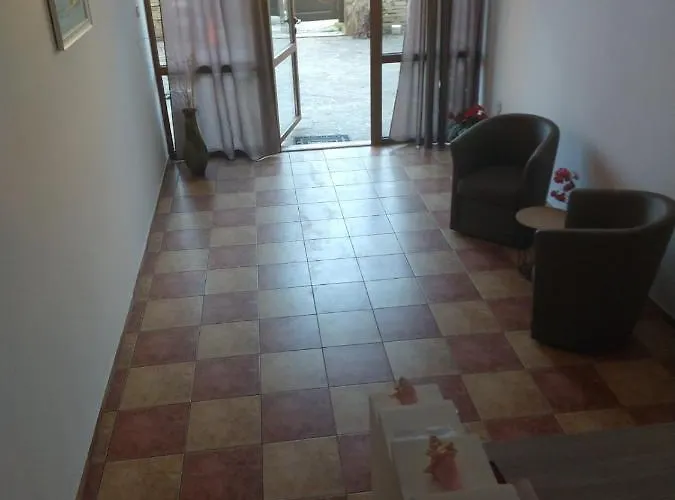 게스트하우스 валена град 3*